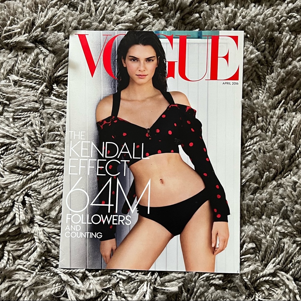 VOGUE MAGAZINE - Kendall Cover✨‼️